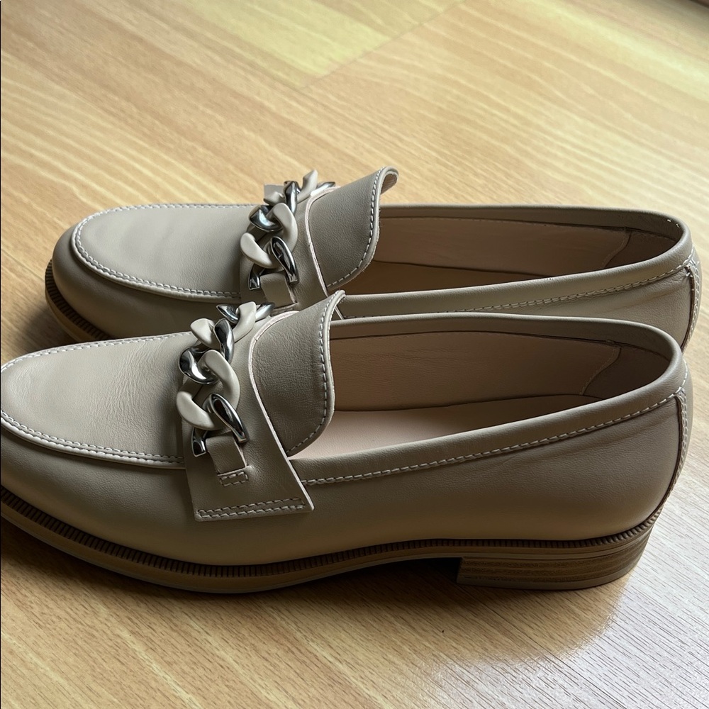 NeroGiardini Chain Loafer in Cream - 38EU / 8US